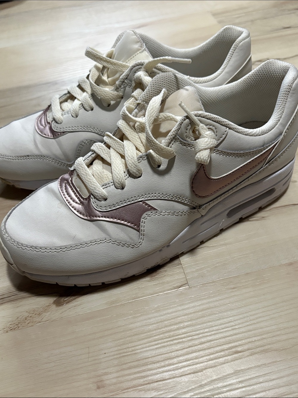 Nike Air Max 1 GS White Metallic Rose Gold Casual Sneakers size 7Y streetwear